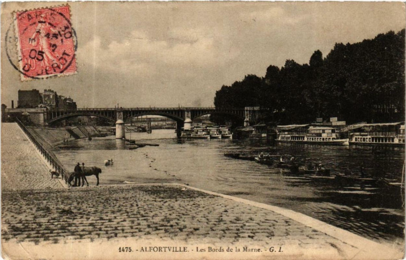 Carte postale ancienne Alfortville Les Bords de la Marne à Alfortville