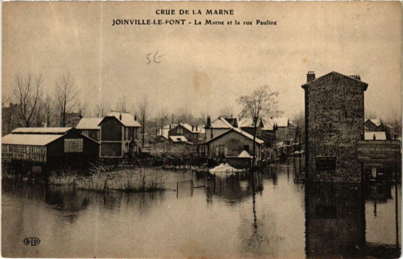 Carte postale ancienne Joinville-le-Pont La Marne et la rue Pauline Crue De La Marne à Joinville-le-Pont