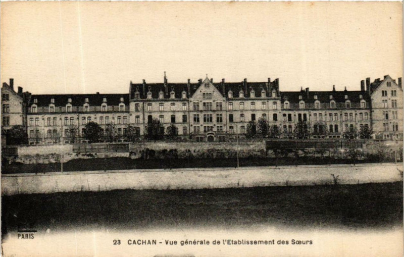 Carte postale ancienne Cachan Vue générale de l'Etablissement des Soeurs à Cachan