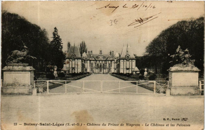 Carte postale ancienne Boissy-Saint-Leger Chateau du Prince de Wagram et les Pelouses à Boissy-Saint-Léger