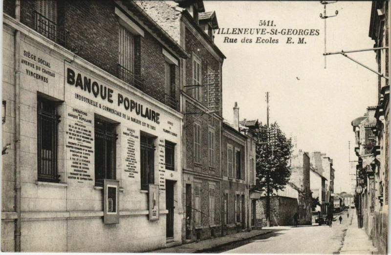 Carte postale ancienne Villeneuve-Saint-Georges - Rue des ecoles à Villeneuve-Saint-Georges