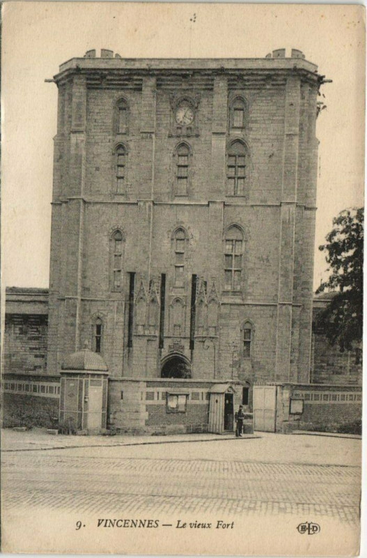 Carte postale ancienne Vincennes - Le vieux fort à Vincennes