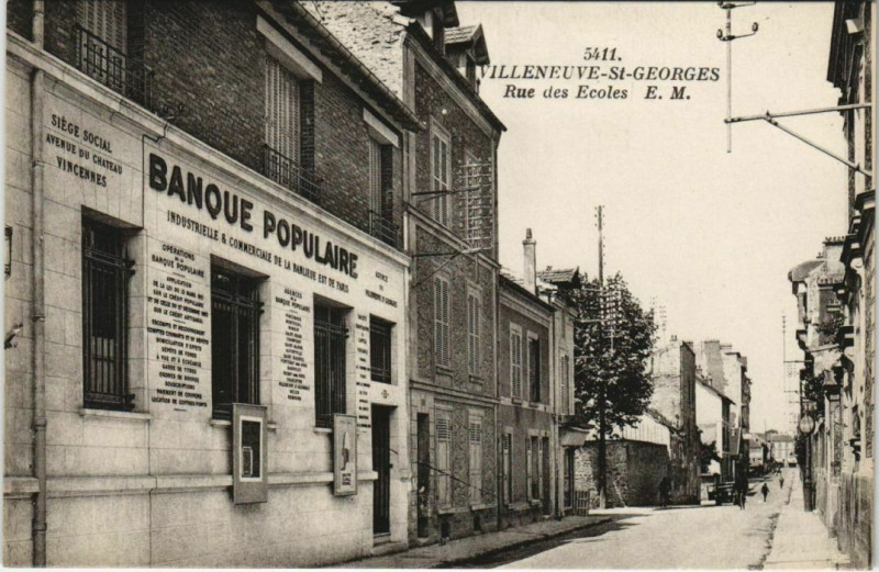 Carte postale ancienne Villeneuve-Saint-Georges - Rue des ecoles à Villeneuve-Saint-Georges