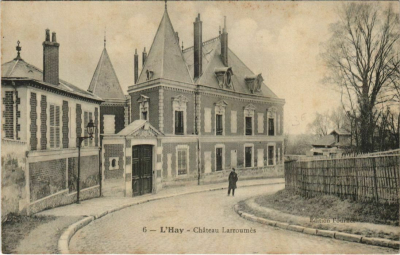 Carte postale ancienne L'Hay Chateau Larroumés