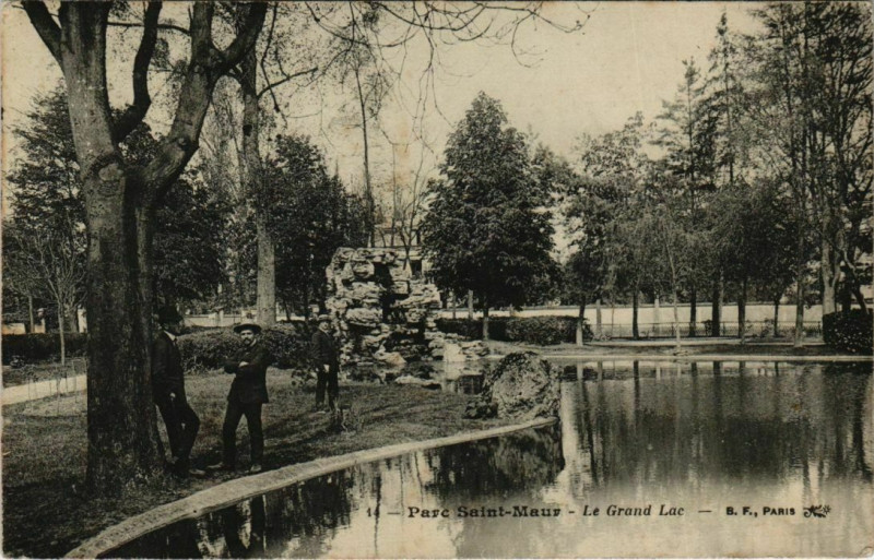 Carte postale ancienne Parc Saint-Maur Le Grand Lac