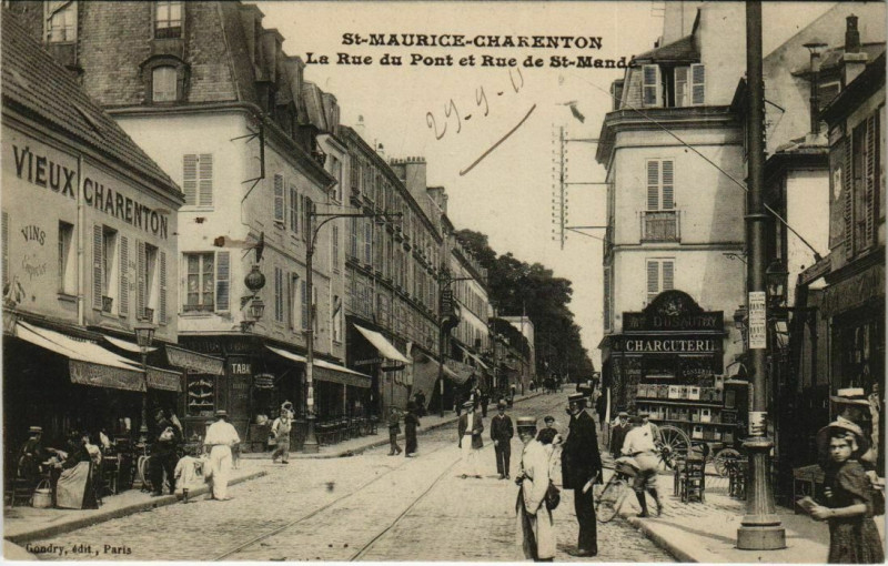 Carte postale ancienne Saint-Maurice-Charenton La Rue du Pont et Rue de Saint-Mande à Saint-Mandé