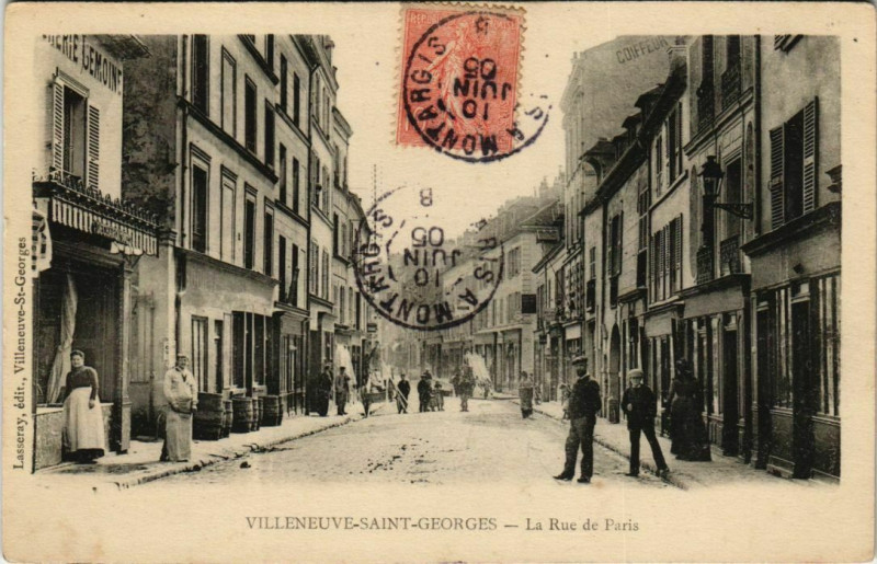 Carte postale ancienne Villeneuve Saint-Georges La Rue de Paris à Villeneuve-Saint-Georges