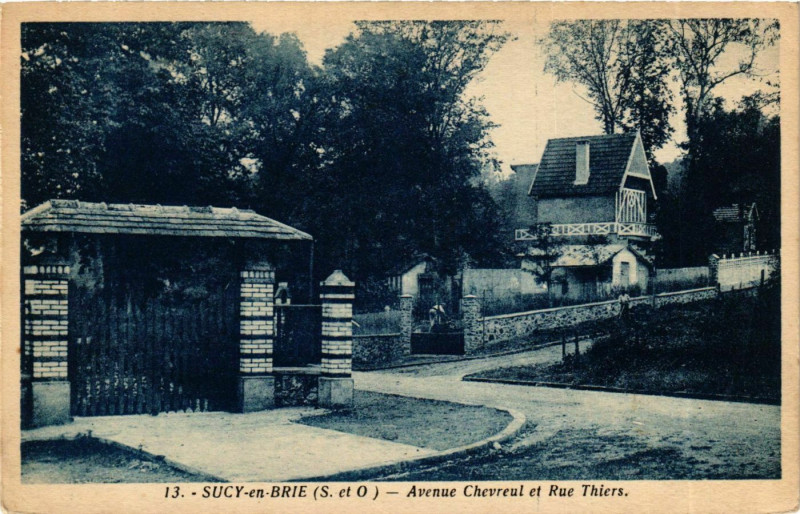 Carte postale ancienne Sucy-en-Brie Avenue Chevreul et Rue Thiers à Sucy-en-Brie