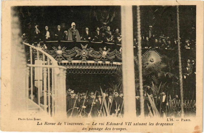 Carte postale ancienne Revue de Vincennes Roi Edouard Vii à Vincennes