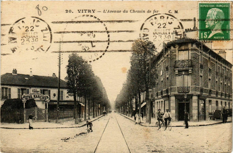 Carte postale ancienne Vitry Avenue du Chemin de fer