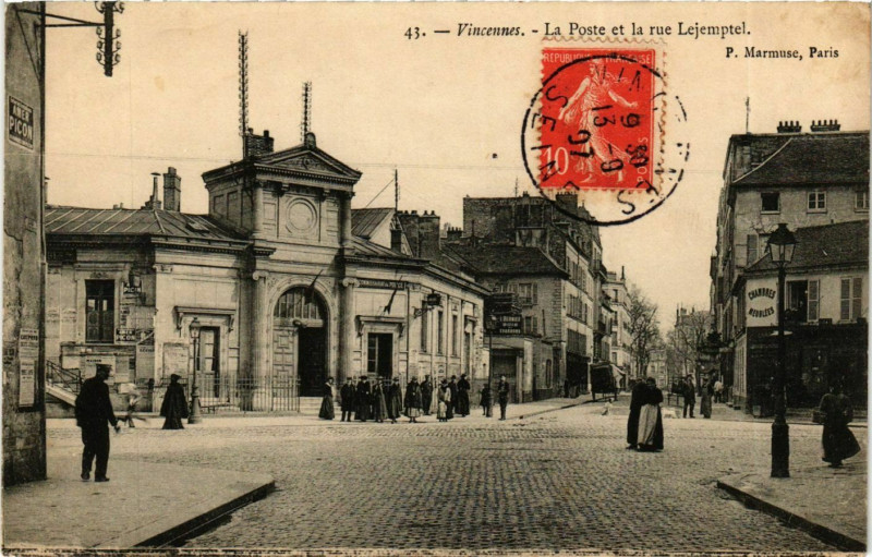 Carte postale ancienne Vincennes La Poste et la rue Lejemptel à Vincennes