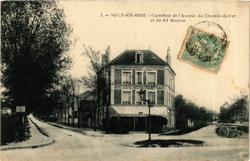 Carte postale ancienne Sucy-en-Brie Carrefour de l'Avenue du Chemin-de-Fer à Sucy-en-Brie