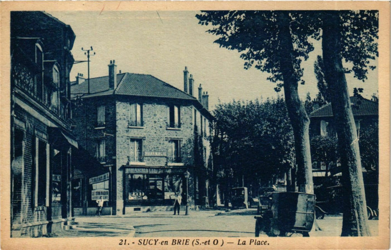 Carte postale ancienne Sucy-en-Brie La Place à Sucy-en-Brie