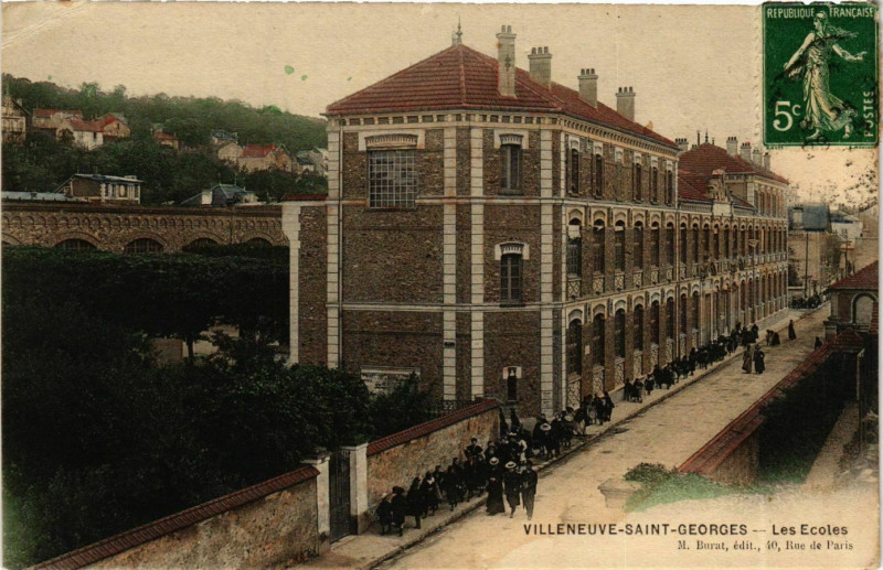 Carte postale ancienne Villeneuve-Saint-Georges Les Ecoles à Villeneuve-Saint-Georges