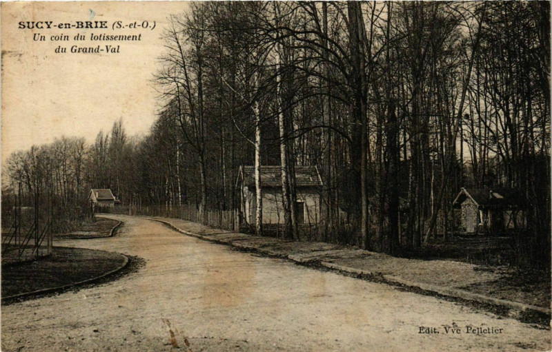 Carte postale ancienne Sucy-en-Brie Un coin du lotissement du Grand-Val à Sucy-en-Brie