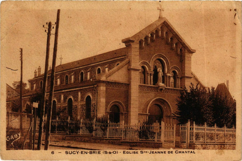 Carte postale ancienne Sucy-en-Brie Eglise Ste-Jeanne de Chantal à Sucy-en-Brie