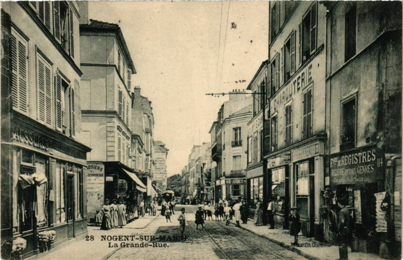Carte postale ancienne Nogent-sur-Marne La Grande Rue à Nogent-sur-Marne