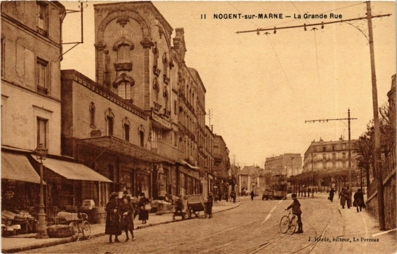 Carte postale ancienne Nogent-sur-Marne La Grande Rue à Nogent-sur-Marne