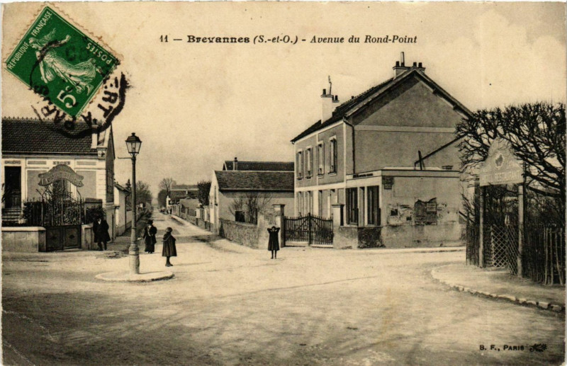 Carte postale ancienne Brevannes Avenue du Rond-Point