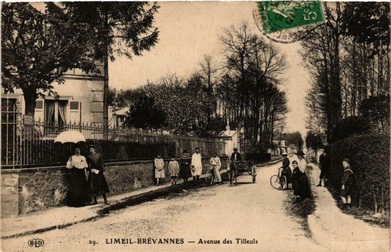 Carte postale ancienne Limeil-Brevannes Avenue des Tilleuls à Limeil-Brévannes