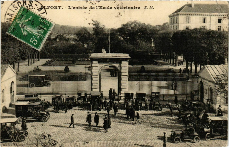 Carte postale ancienne Alfort Entrée de l'Ecole vétérinaire