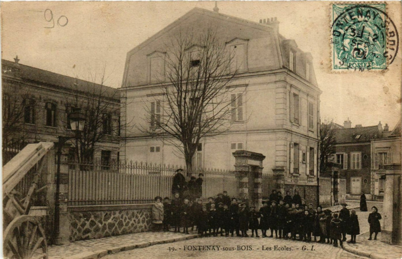 Carte postale ancienne Fontenay-sous-Bois Les Ecoles à Fontenay-sous-Bois