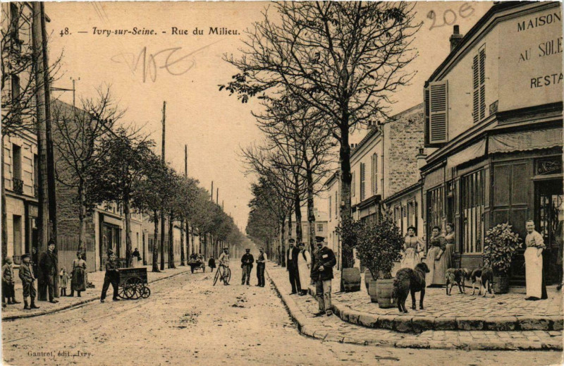 Carte postale ancienne Ivry-sur-Seine Rue du Milieu à Ivry-sur-Seine