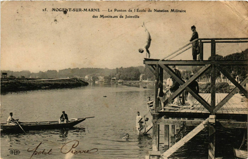 Carte postale ancienne Nogent-sur-Marne Ponton de Ecole de Militaire à Nogent-sur-Marne