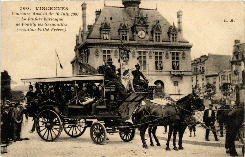 Carte postale ancienne Vincennes Concours Musical 1907 fanfare burlesque à Vincennes