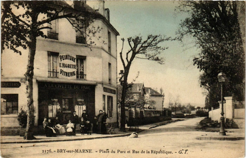 Carte postale ancienne Bry-sur-Marne Plce du Parc Rue de la République à Bry-sur-Marne