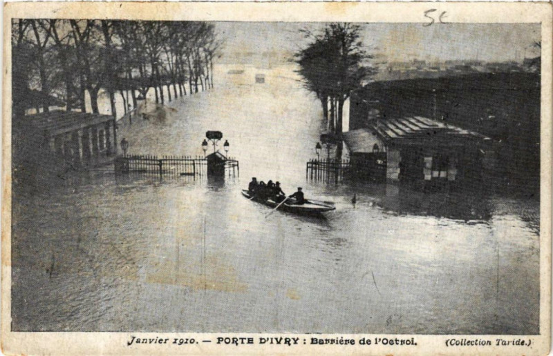 Carte postale ancienne Janvier 1910 - Porte d'Ivry : Barrière de l'Octroi à Paris 13e