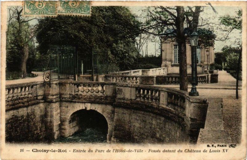 Carte postale ancienne Choisy-le-Roi Entrée du Parc de l'Hotel de Ville à Choisy-le-Roi