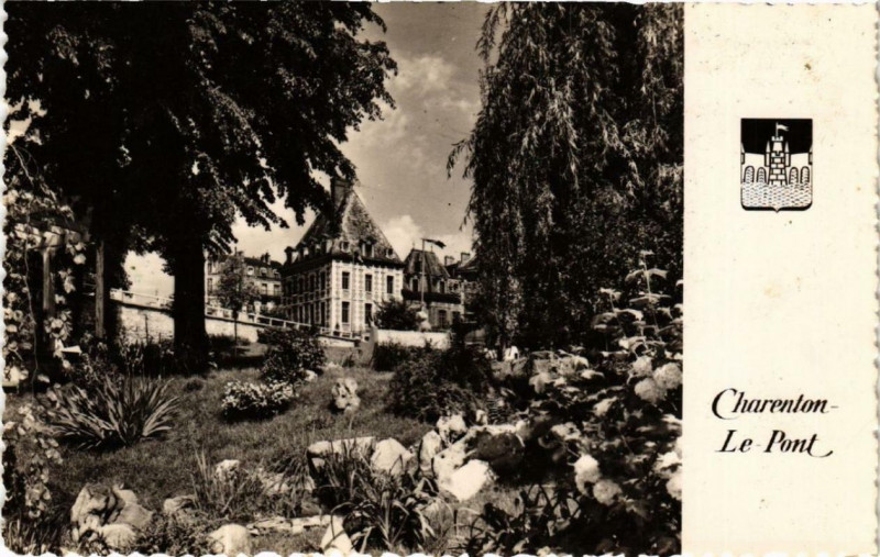 Carte postale ancienne Charenton Le Pont La Mairie à Charenton-le-Pont