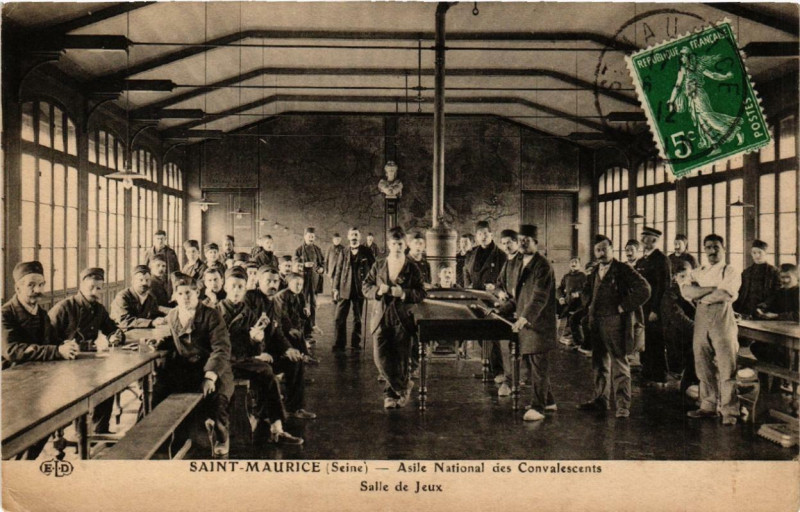Carte postale ancienne Saint-Maurice Asile Nationale des Convalescents. Salle de Jeux à Saint-Maurice