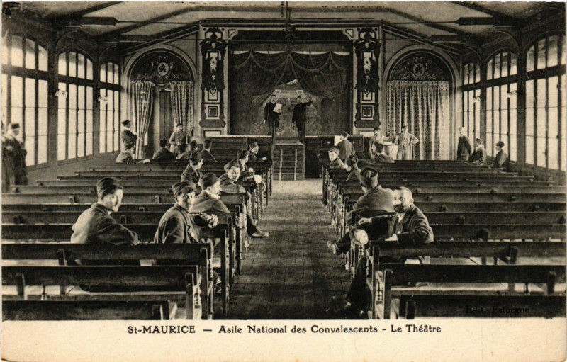Carte postale ancienne Saint-Maurice - Asile National des Convalescents - Le Theatre à Saint-Maurice