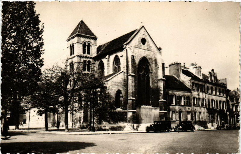 Carte postale ancienne Saint-Maur-des-Fosses L'Eglie Saint-Nicolas à Saint-Maur-des-Fossés