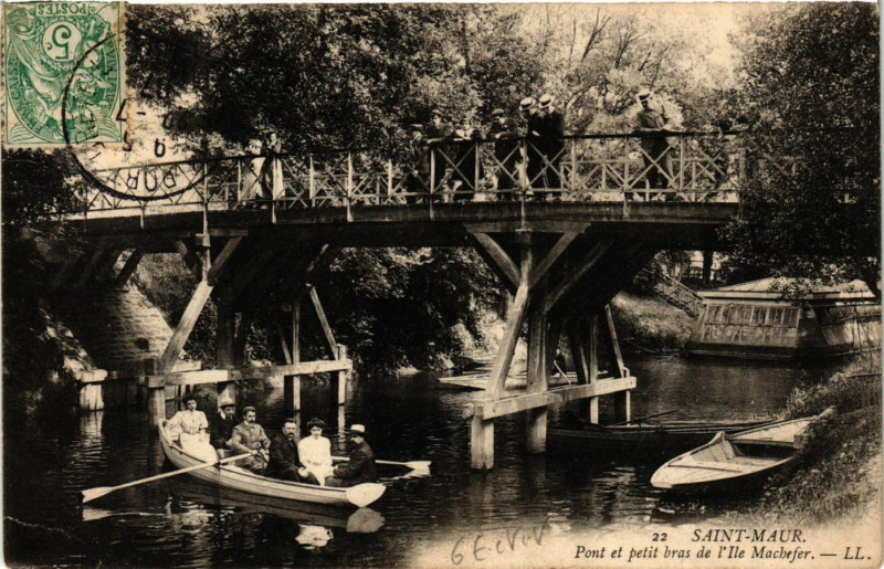 Carte postale ancienne Saint-Maur Pont et petit bras de l'Ile Machefer