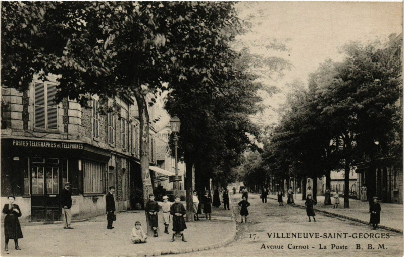 Carte postale ancienne Villeneuve-Saint-Georges Avenue Carnot - La Poste à Villeneuve-Saint-Georges