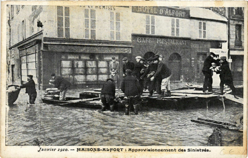 Carte postale ancienne Janvier 1910 - Maisons-Alfort: Approvisionnement des Sinistres à Maisons-Alfort
