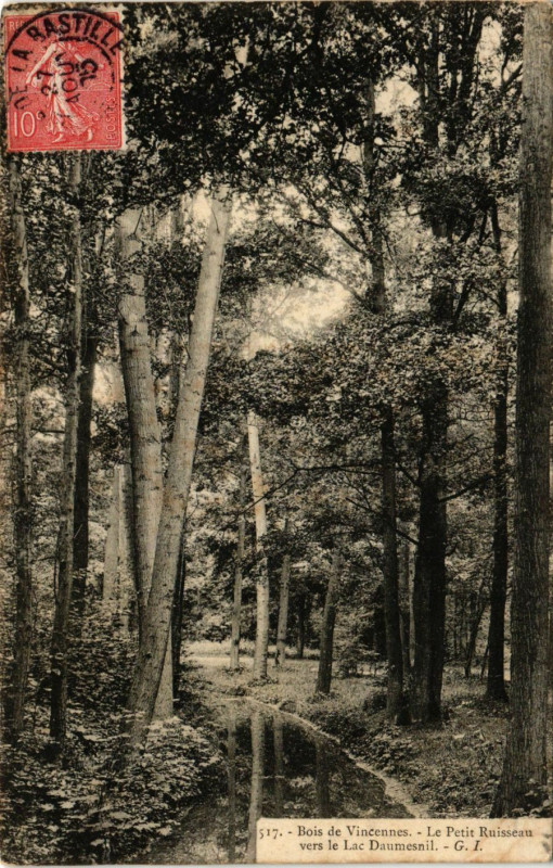Carte postale ancienne Bois de Vincennes - Le Petit Ruisseau vers le Lac Daumesnil à Vincennes