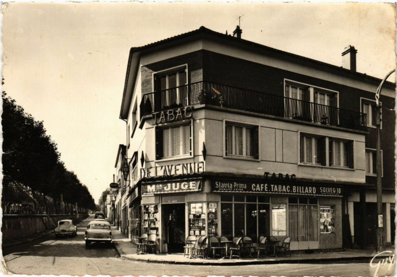 Carte postale ancienne Villejuif - Perspective sur l'Avenue de Paris à Villejuif