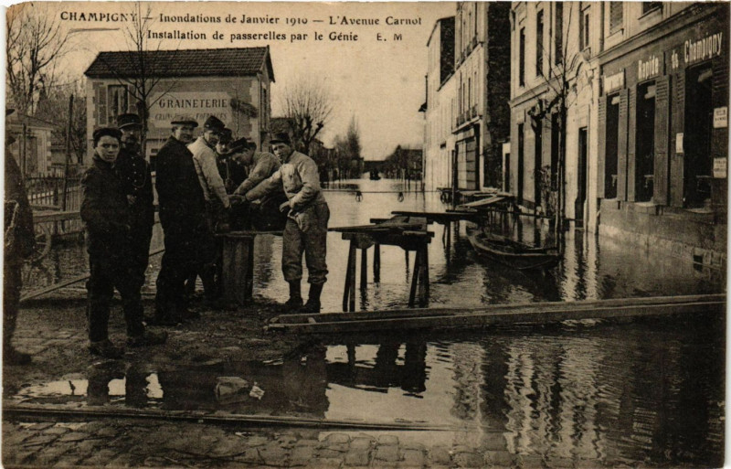 Carte postale ancienne Champigny - L'Avenue Carnot