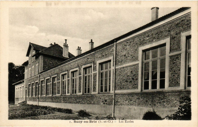 Carte postale ancienne Sucy en Brie - Les Ecoles à Sucy-en-Brie