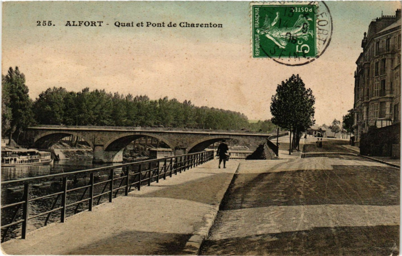 Carte postale ancienne Alfort - Quai et Pont de Charenton