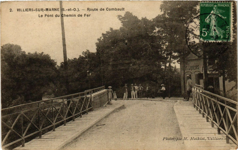 Carte postale ancienne Villiers sur Marne - Route de Combault à Villiers-sur-Marne