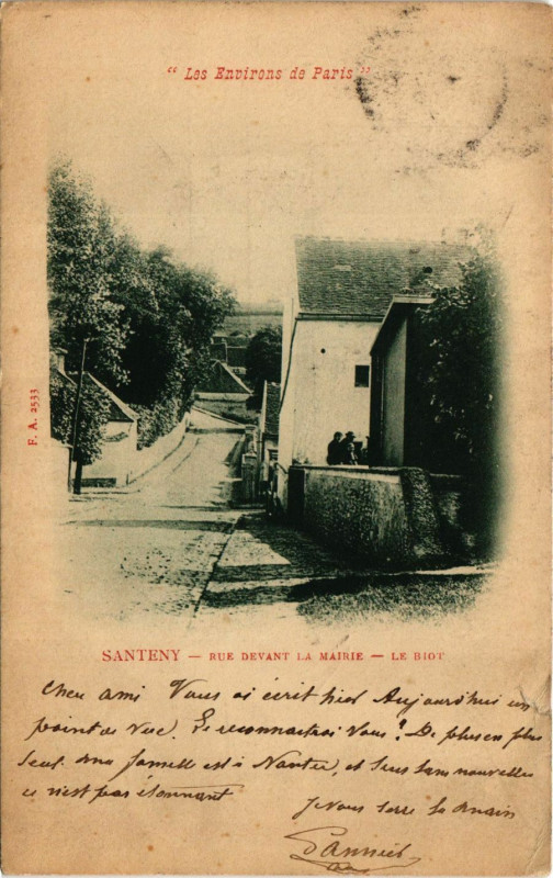 Carte postale ancienne Santeny - Rue Devant la Mairie à Santeny