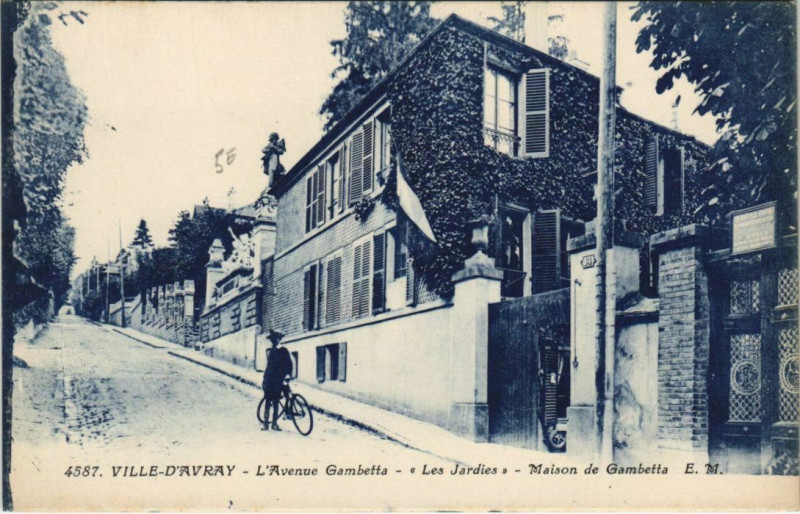 Carte postale ancienne Ville-D'Avary L'Avenue