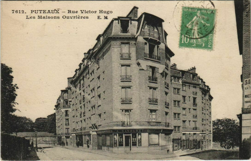 Carte postale ancienne Puteaux Rue Victor Hugo à Puteaux