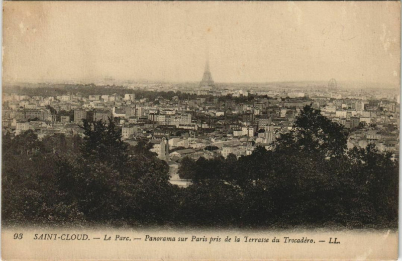 Carte postale ancienne Saint-Cloud Le Parc à Saint-Cloud