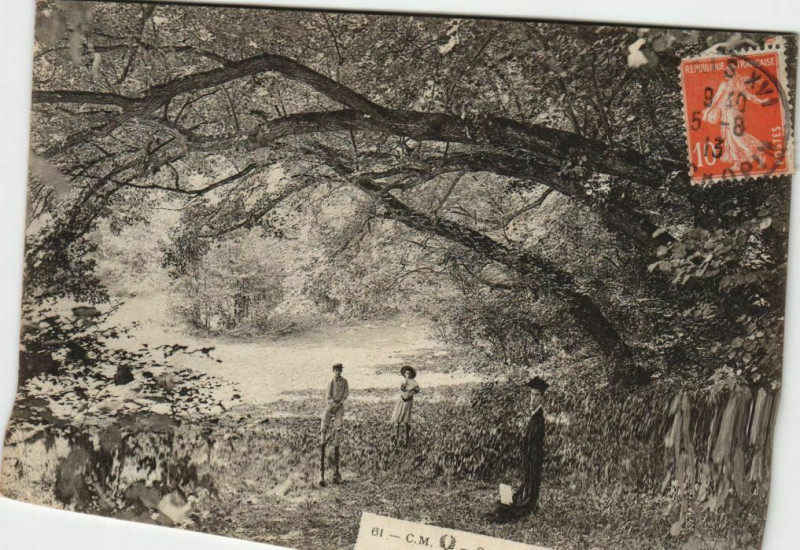 Carte postale ancienne Saint-Cloud Le Trou de Madame à Saint-Cloud